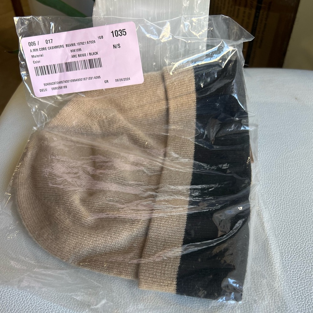 BURBERRY Embroidered-Logo Knitted Cashmere (90%) Beanie OS - Picture 4 of 10